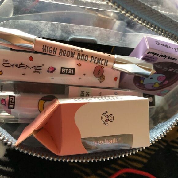 LIKE DREAMS - NWT Clear Belt Bag & 10 "Mystery" Cosmetics/The Creme Shop & More - Picture 11 of 12